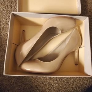 Marc Fisher Nude/Tan heel